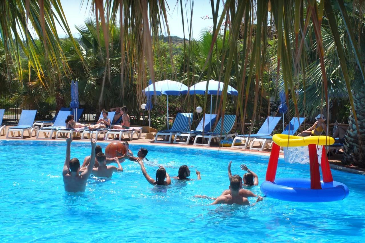 Dolcestate Hotel -Club Campofelice Di Roccella Buitenkant foto